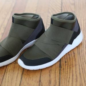 Fessura Italia High-Top Sneakers W/Cloud Coushion